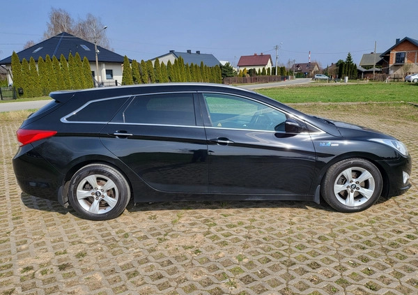 Hyundai i40 cena 31909 przebieg: 238000, rok produkcji 2011 z Sieradz małe 562